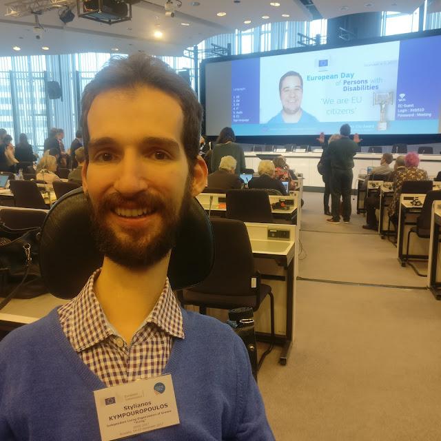 Ο γιατρός που μπορεί να κινεί μόνο το στόμα του