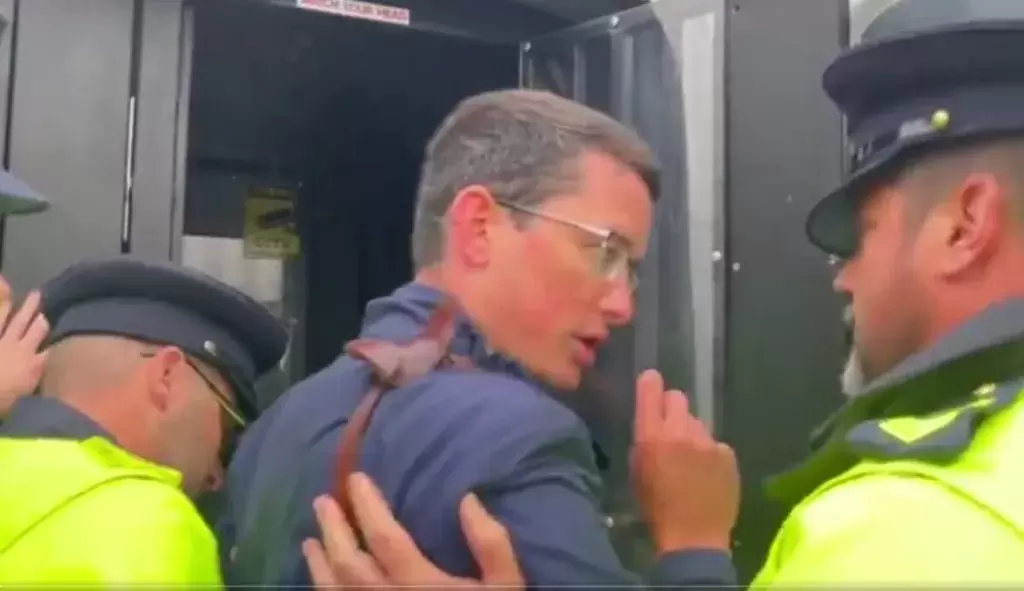 Ιρλανδία: 400 μέρες φυλακή για να μάθει να αποκαλεί το αγόρι …κορίτσι!